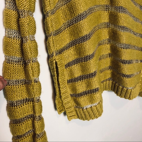 JessicaSimpson gold thread sweater - Picture 5 of 6